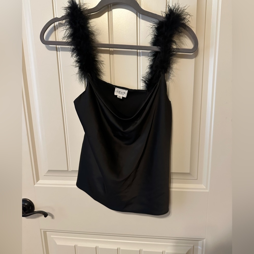 LELIS black feather Top